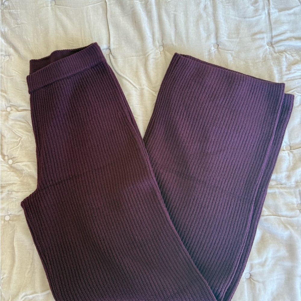 NWOT GAP Maroon Ribbed Knit Pants